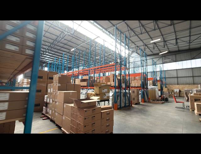 1,727M² WAREHOUSE TO LET IN TUNNEY